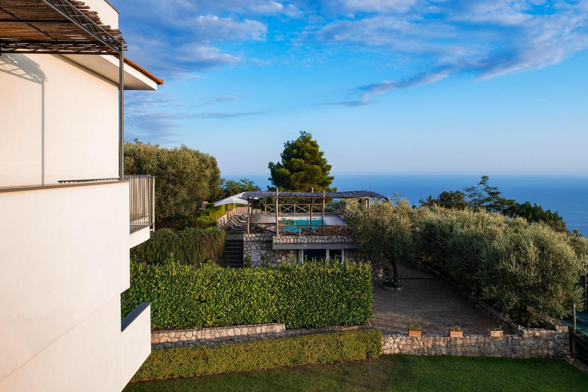 Aparthotel Le Capannelle à SantʼAgata sui Due Golfi Extérieur photo